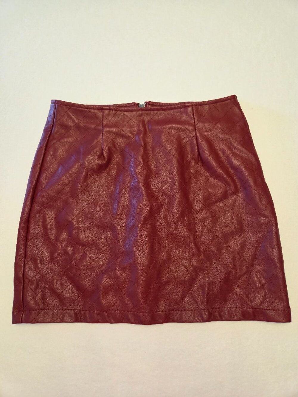 Tinseltown Women's Quilted Faux Leather Burgundy Mini Skirt Size Small